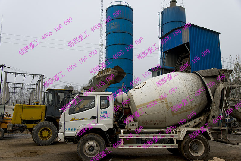 河南省新鄉(xiāng)市長(zhǎng)垣縣水泥攪拌車客戶小型攪拌站現(xiàn)場(chǎng)圖片